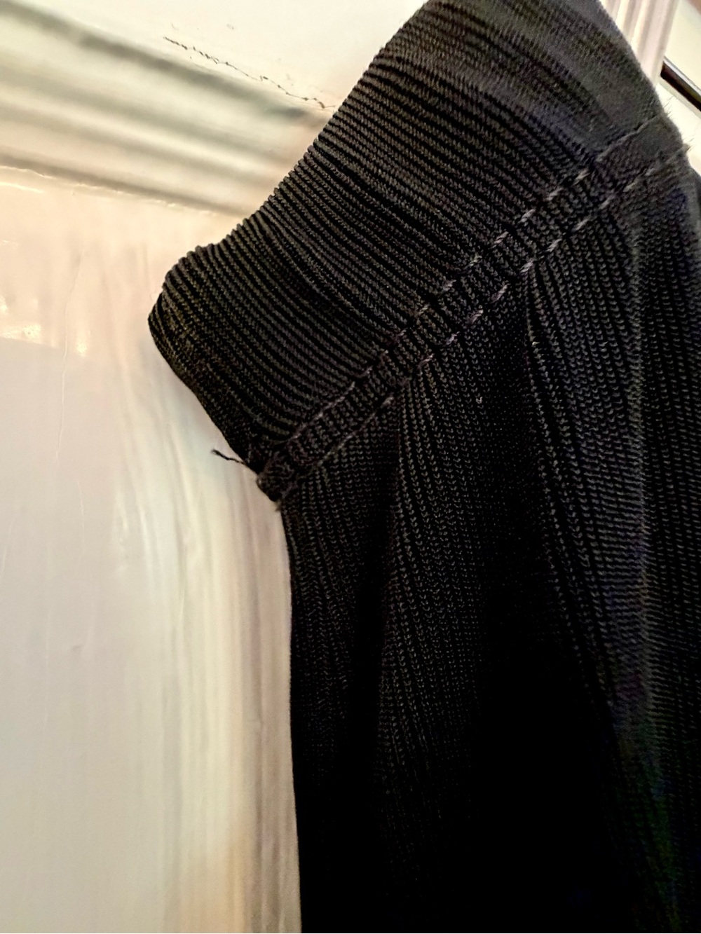Black Women's Maxi Skirt - Sleek Long Silhouette - Picture 2 of 7